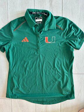 UM Pull over shirt Large